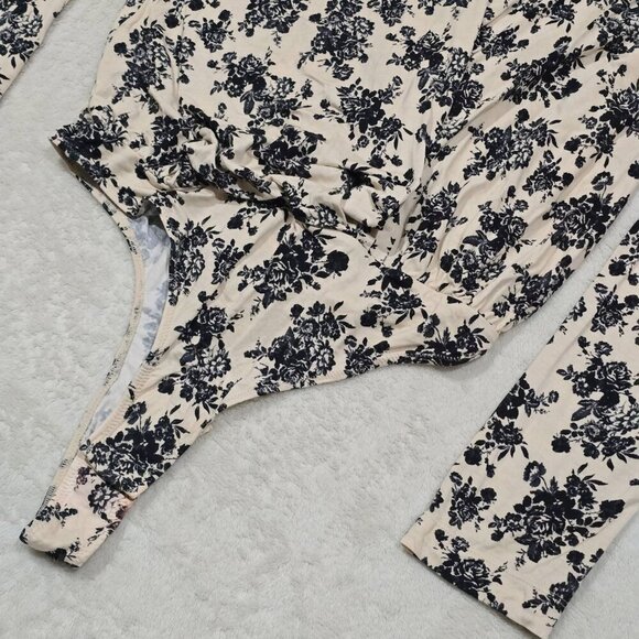 Free People ✦ Floral Print Deep V Bodysuit ✦ Long Sleeve Stretchy Size L NWT - Picture 10 of 14